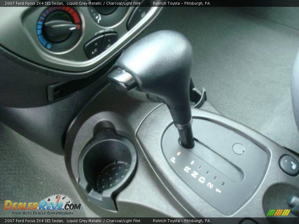 2007 Ford Focus ZX4 SES Sedan Liquid Grey Metallic / Charcoal/Light Flint Photo #17