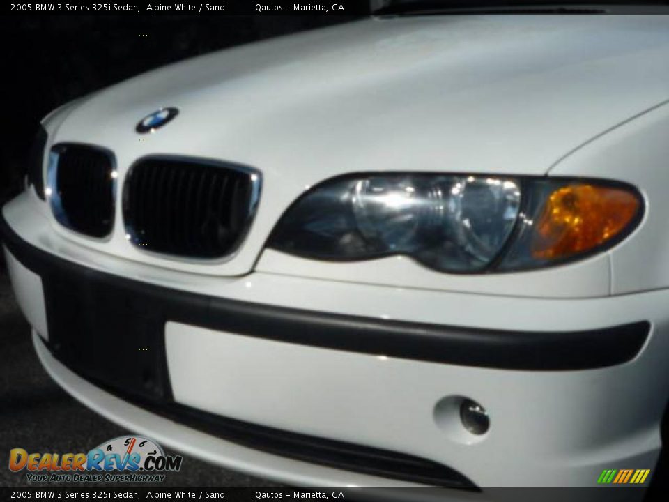 2005 BMW 3 Series 325i Sedan Alpine White / Sand Photo #11