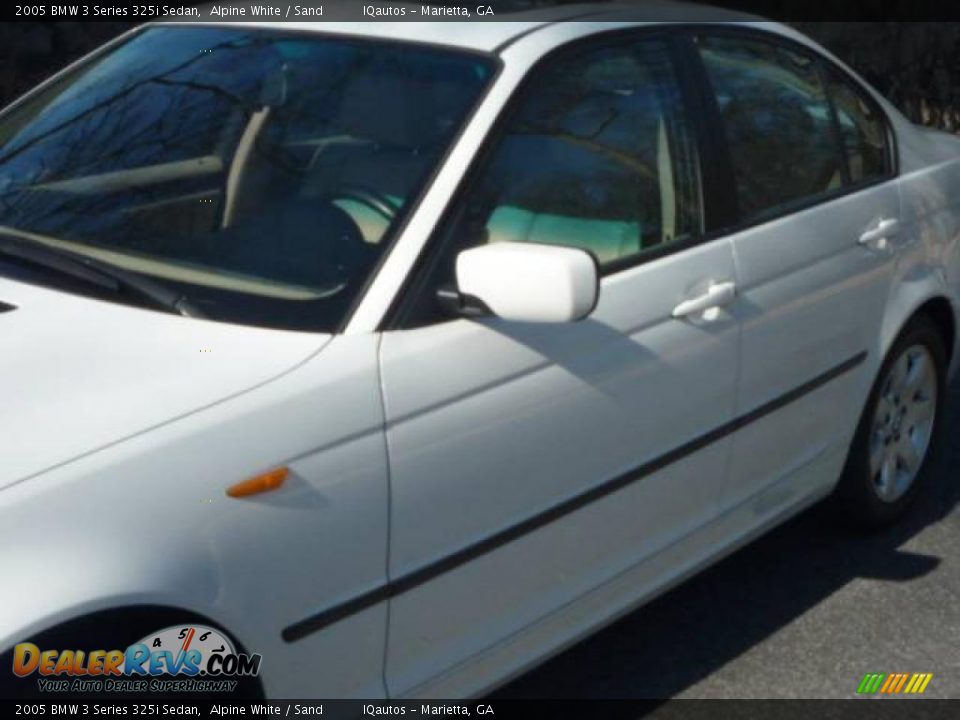 2005 BMW 3 Series 325i Sedan Alpine White / Sand Photo #12