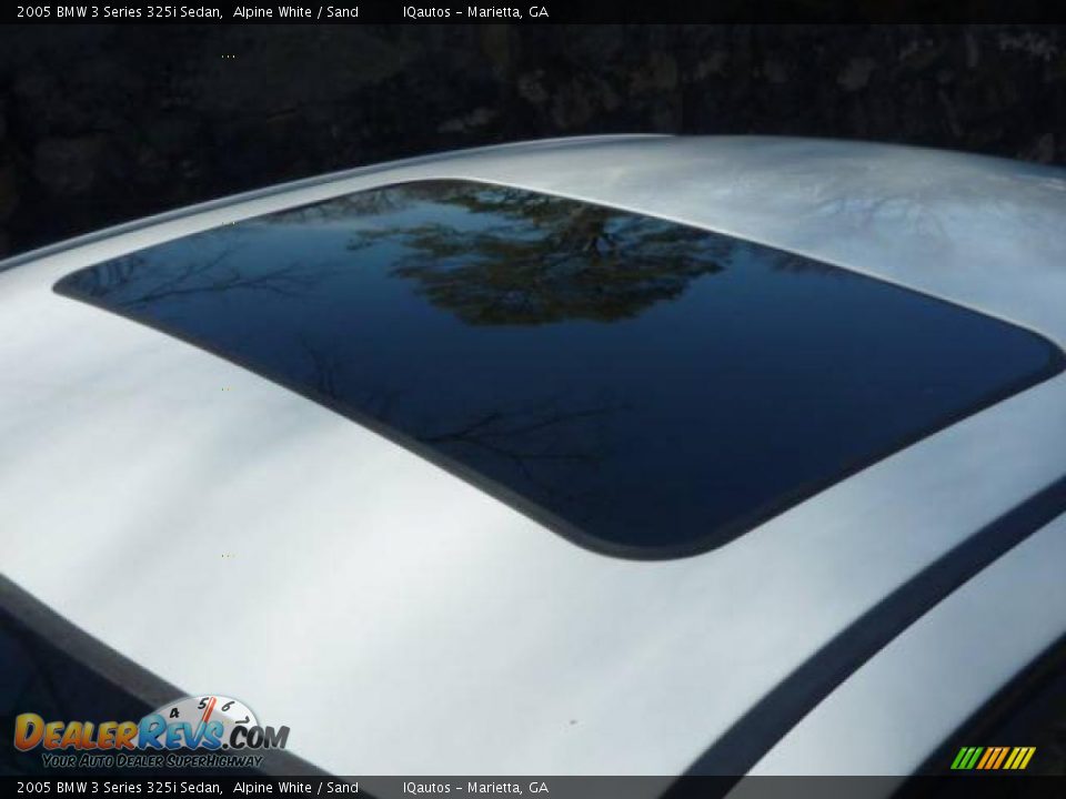 2005 BMW 3 Series 325i Sedan Alpine White / Sand Photo #14