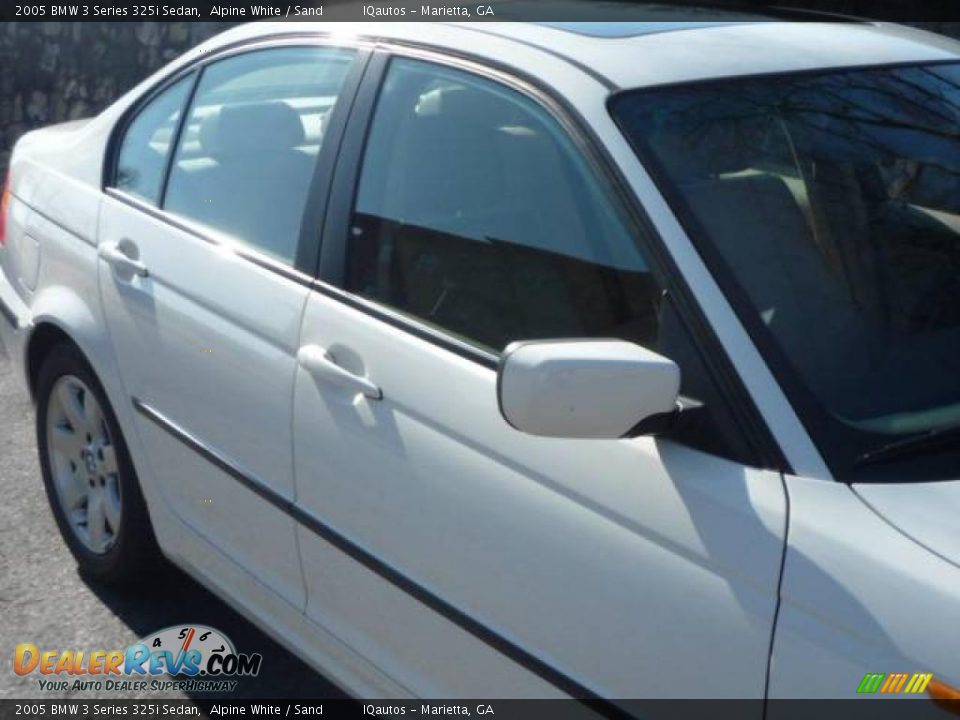 2005 BMW 3 Series 325i Sedan Alpine White / Sand Photo #15