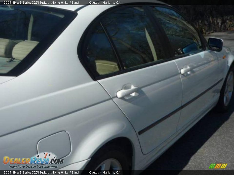 2005 BMW 3 Series 325i Sedan Alpine White / Sand Photo #18