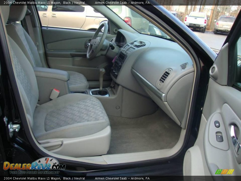 2004 Chevrolet Malibu Maxx LS Wagon Black / Neutral Photo #19