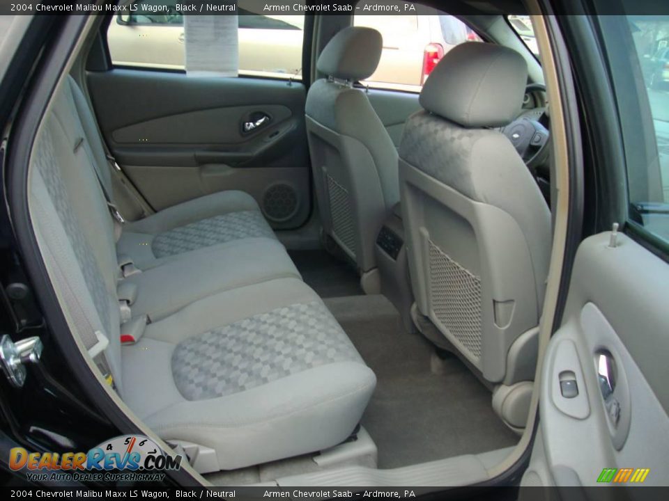 2004 Chevrolet Malibu Maxx LS Wagon Black / Neutral Photo #20