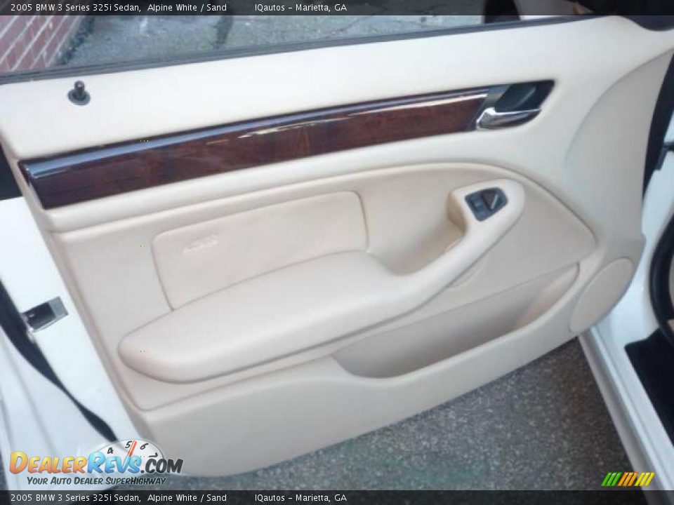 2005 BMW 3 Series 325i Sedan Alpine White / Sand Photo #27