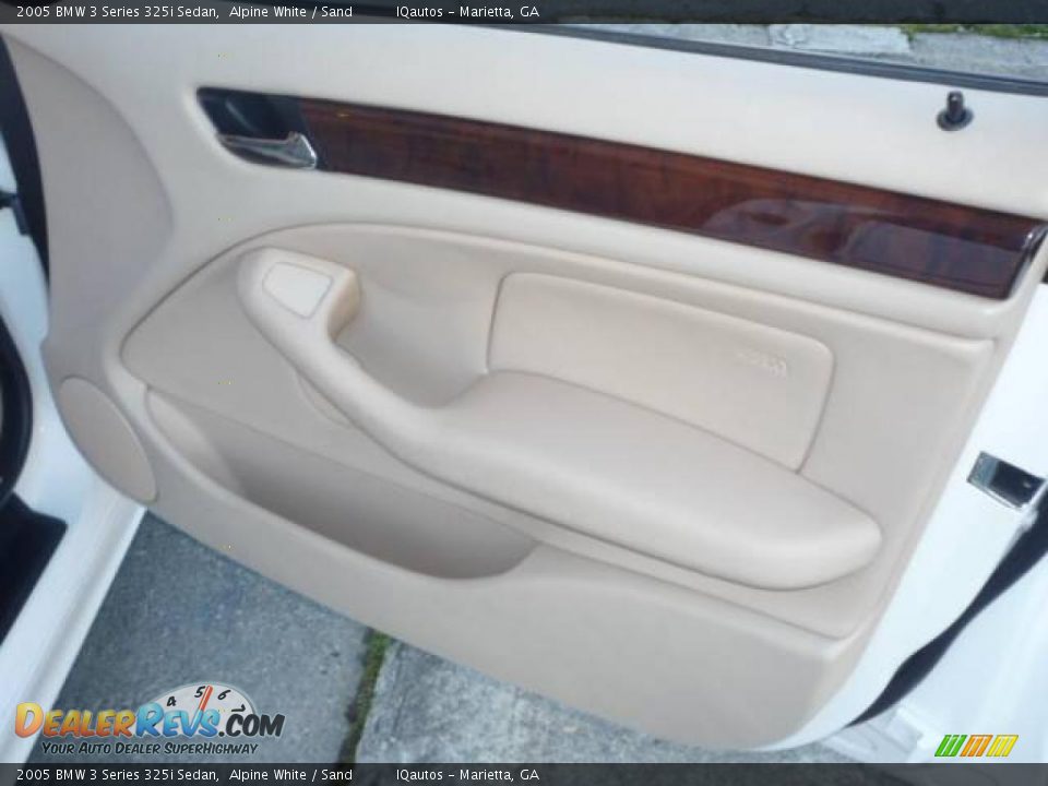 2005 BMW 3 Series 325i Sedan Alpine White / Sand Photo #28