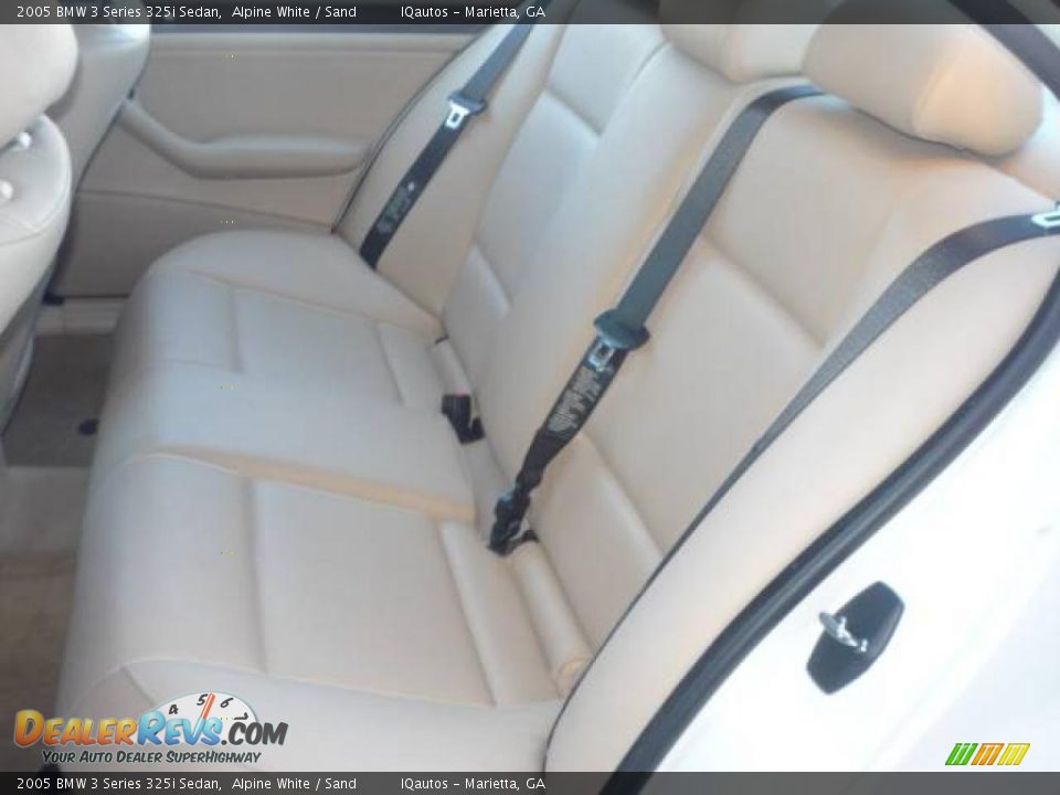 2005 BMW 3 Series 325i Sedan Alpine White / Sand Photo #35