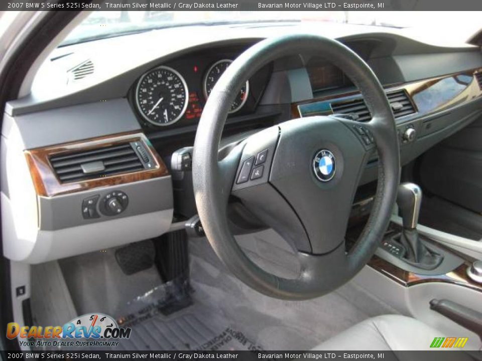 2007 BMW 5 Series 525i Sedan Titanium Silver Metallic / Gray Dakota Leather Photo #10