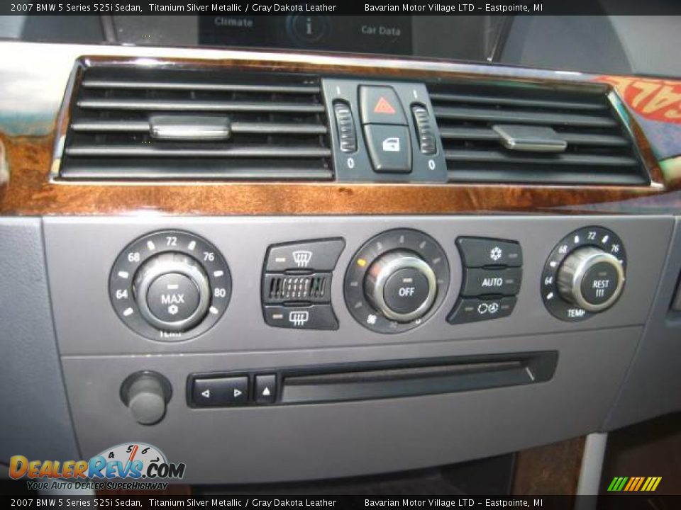 2007 BMW 5 Series 525i Sedan Titanium Silver Metallic / Gray Dakota Leather Photo #15