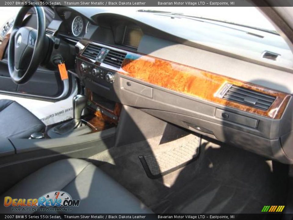2007 BMW 5 Series 550i Sedan Titanium Silver Metallic / Black Dakota Leather Photo #17