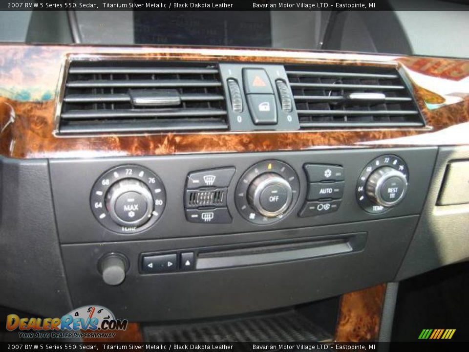 2007 BMW 5 Series 550i Sedan Titanium Silver Metallic / Black Dakota Leather Photo #18