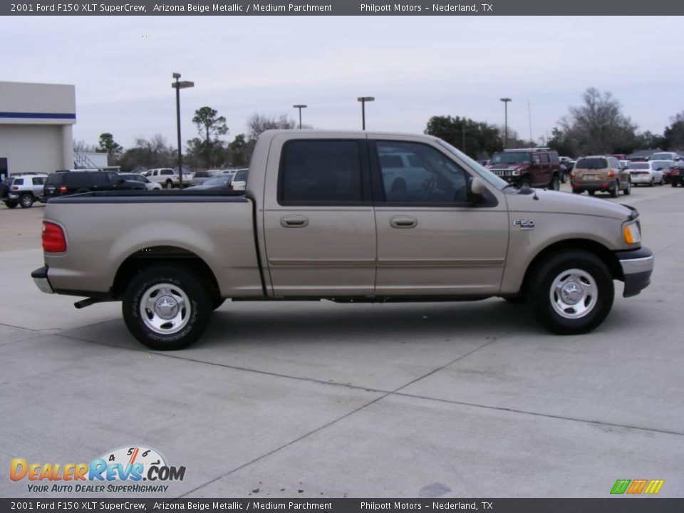 2001 Ford F150 XLT SuperCrew Arizona Beige Metallic / Medium Parchment Photo #2