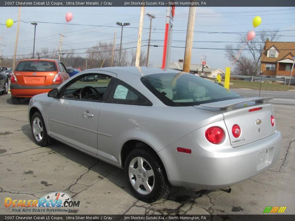 2007 Chevrolet Cobalt LS Coupe Ultra Silver Metallic / Gray Photo #7