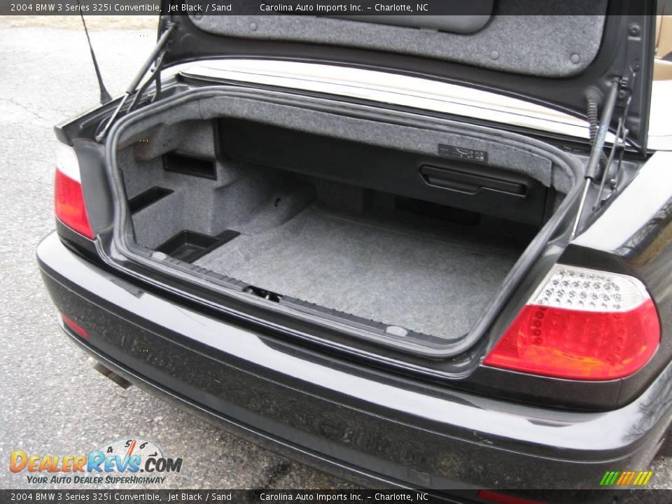 2004 BMW 3 Series 325i Convertible Jet Black / Sand Photo #17