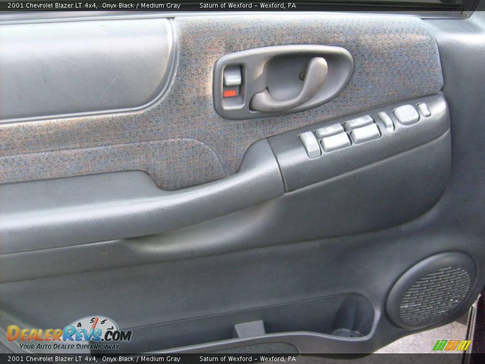 2001 Chevrolet Blazer LT 4x4 Onyx Black / Medium Gray Photo #12