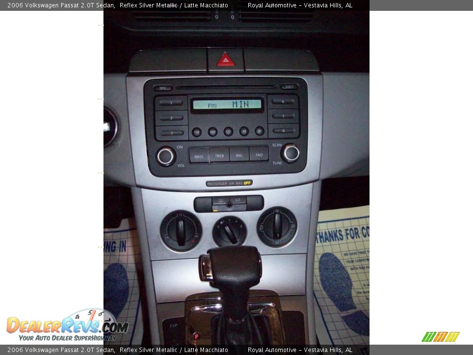 2006 Volkswagen Passat 2.0T Sedan Reflex Silver Metallic / Latte Macchiato Photo #16
