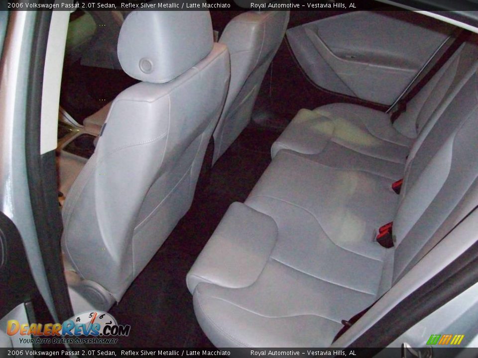 2006 Volkswagen Passat 2.0T Sedan Reflex Silver Metallic / Latte Macchiato Photo #19