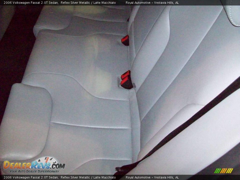 2006 Volkswagen Passat 2.0T Sedan Reflex Silver Metallic / Latte Macchiato Photo #20