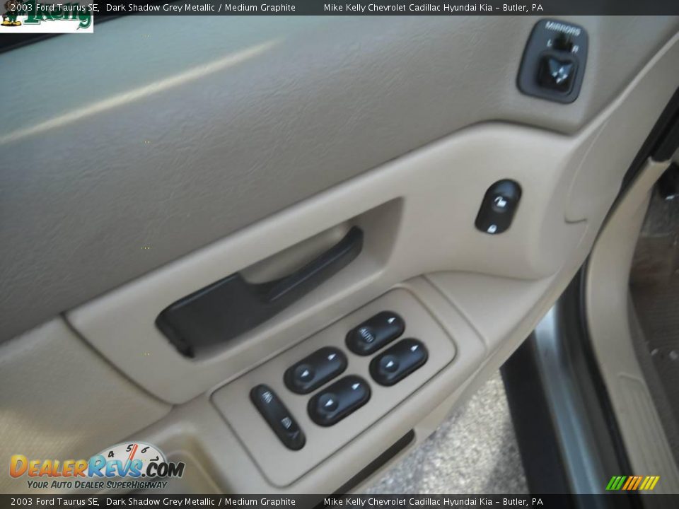2003 Ford Taurus SE Dark Shadow Grey Metallic / Medium Graphite Photo #17