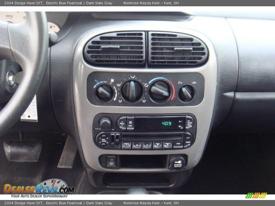 2004 Dodge Neon SXT Electric Blue Pearlcoat / Dark Slate Gray Photo #17