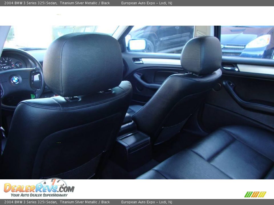 2004 BMW 3 Series 325i Sedan Titanium Silver Metallic / Black Photo #8