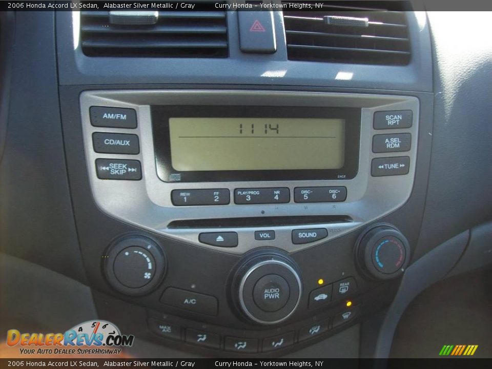 2006 Honda Accord LX Sedan Alabaster Silver Metallic / Gray Photo #16
