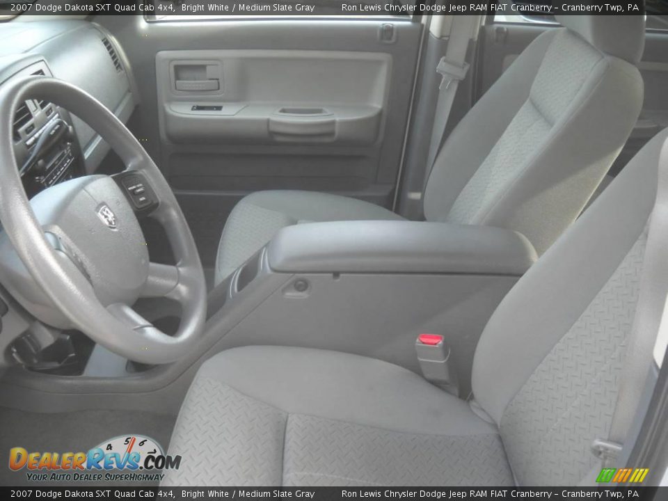2007 Dodge Dakota SXT Quad Cab 4x4 Bright White / Medium Slate Gray Photo #8