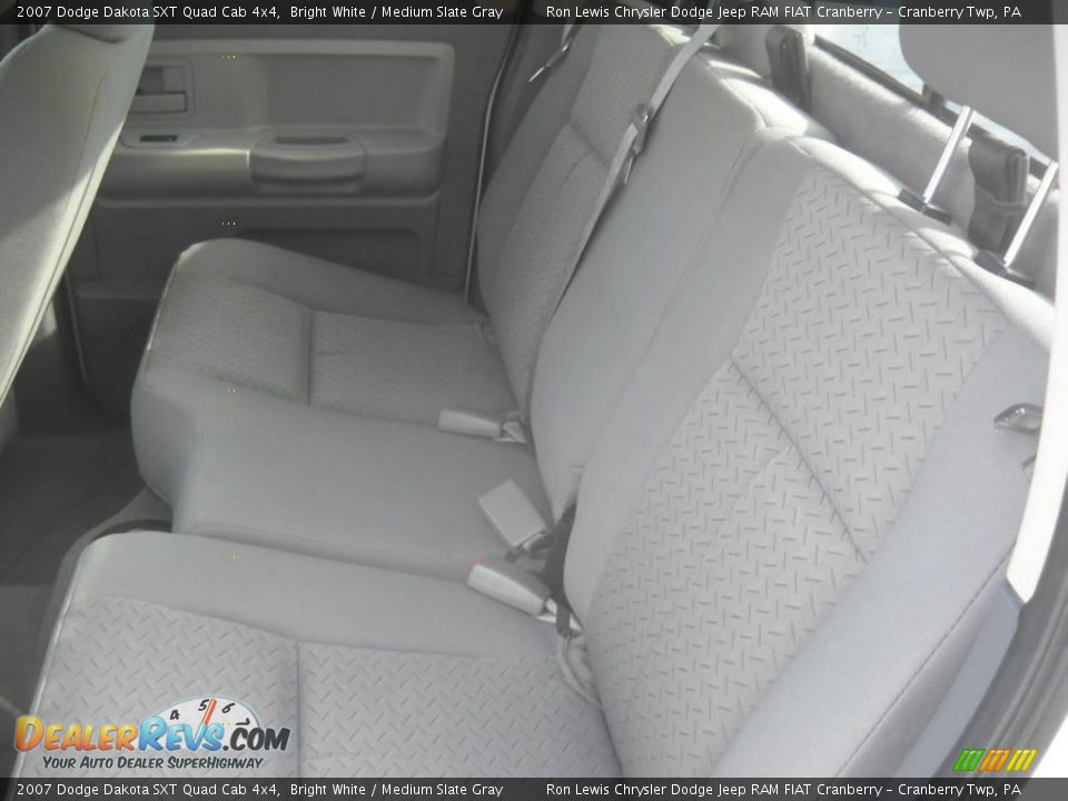 2007 Dodge Dakota SXT Quad Cab 4x4 Bright White / Medium Slate Gray Photo #12