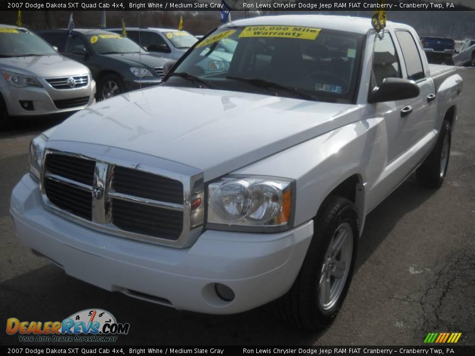 2007 Dodge Dakota SXT Quad Cab 4x4 Bright White / Medium Slate Gray Photo #18