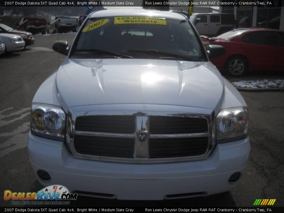 2007 Dodge Dakota SXT Quad Cab 4x4 Bright White / Medium Slate Gray Photo #19