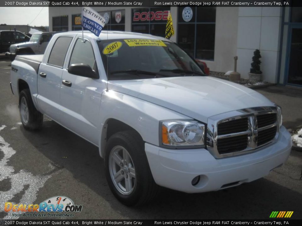 2007 Dodge Dakota SXT Quad Cab 4x4 Bright White / Medium Slate Gray Photo #20