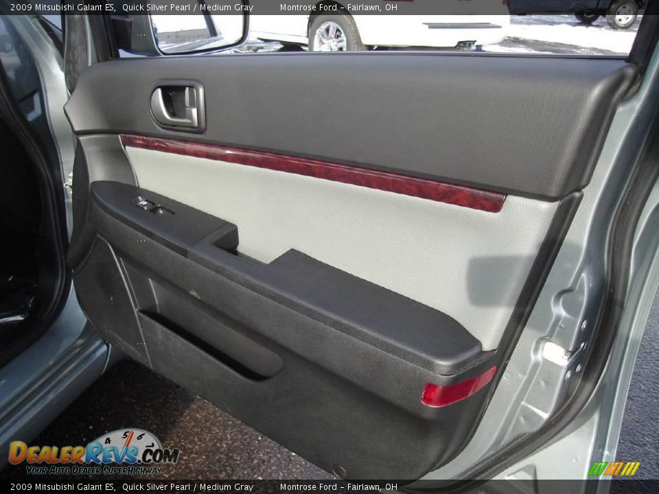 2009 Mitsubishi Galant ES Quick Silver Pearl / Medium Gray Photo #18