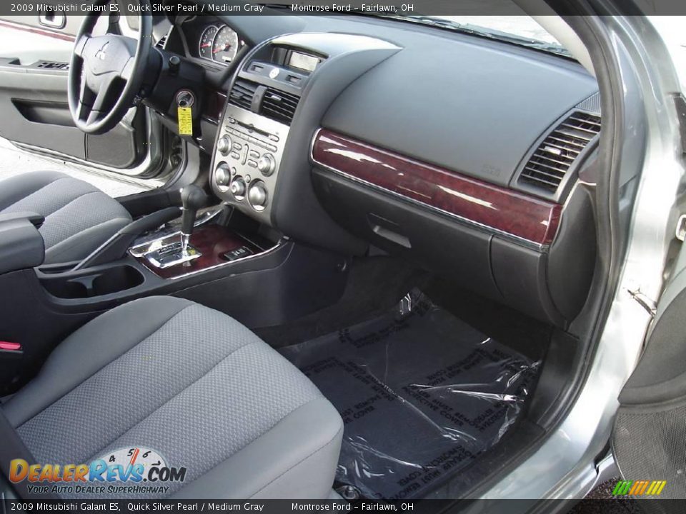 2009 Mitsubishi Galant ES Quick Silver Pearl / Medium Gray Photo #19