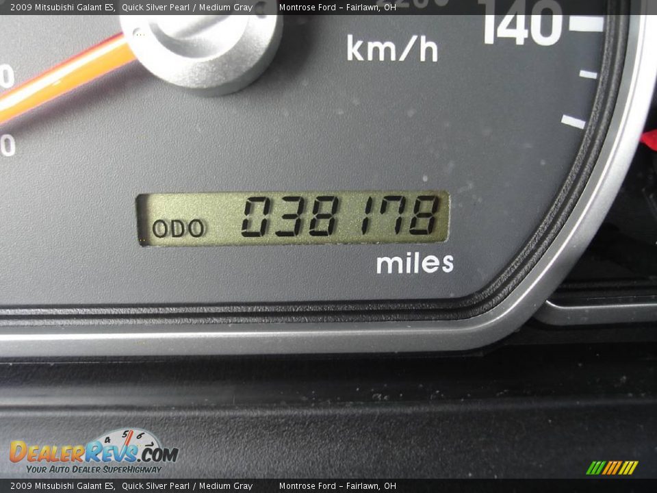 2009 Mitsubishi Galant ES Quick Silver Pearl / Medium Gray Photo #24