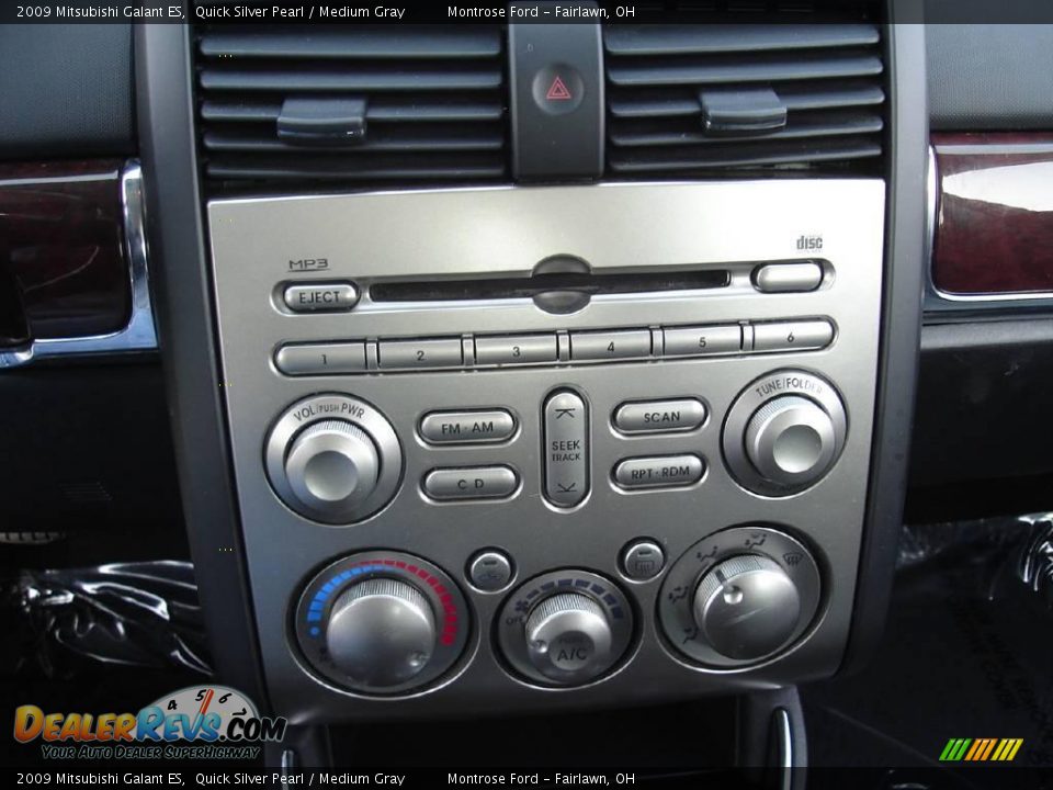 2009 Mitsubishi Galant ES Quick Silver Pearl / Medium Gray Photo #27
