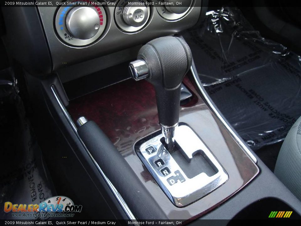 2009 Mitsubishi Galant ES Quick Silver Pearl / Medium Gray Photo #28