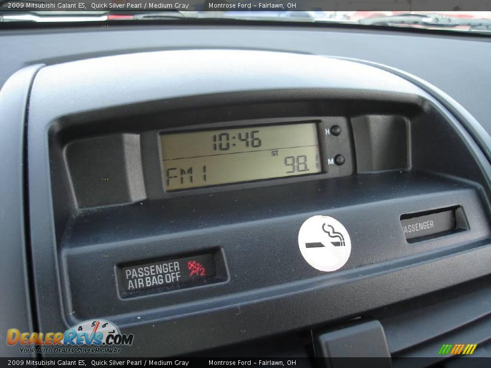 2009 Mitsubishi Galant ES Quick Silver Pearl / Medium Gray Photo #30