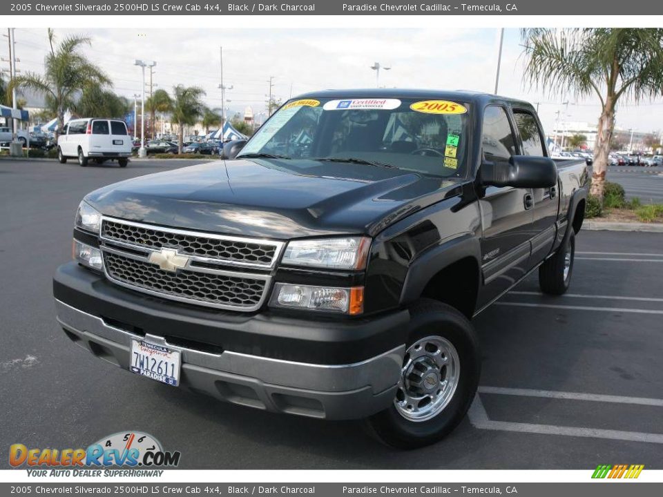 2005 Chevrolet Silverado 2500HD LS Crew Cab 4x4 Black / Dark Charcoal Photo #4