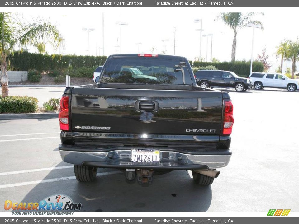 2005 Chevrolet Silverado 2500HD LS Crew Cab 4x4 Black / Dark Charcoal Photo #9