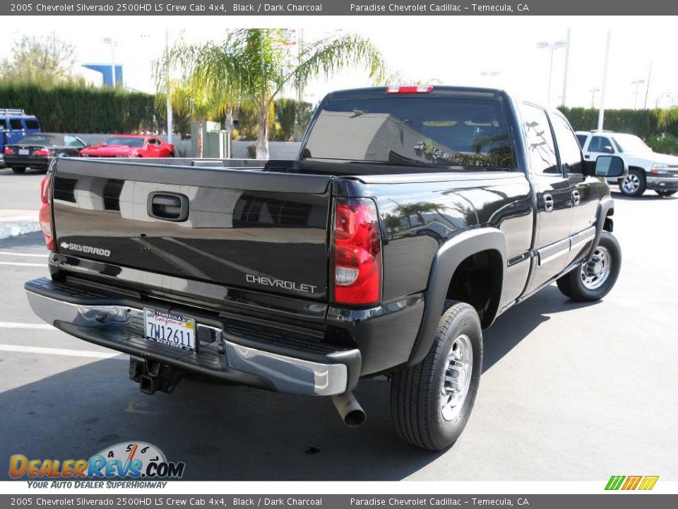 2005 Chevrolet Silverado 2500HD LS Crew Cab 4x4 Black / Dark Charcoal Photo #10
