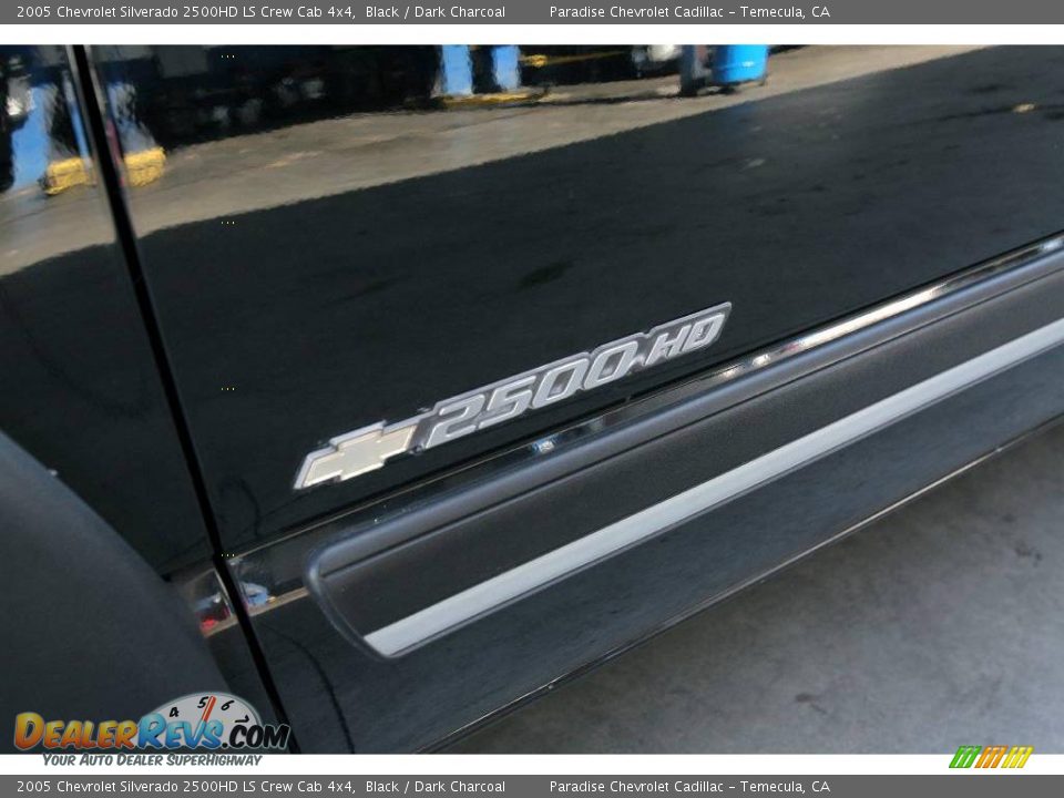 2005 Chevrolet Silverado 2500HD LS Crew Cab 4x4 Black / Dark Charcoal Photo #16