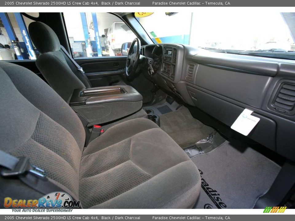 2005 Chevrolet Silverado 2500HD LS Crew Cab 4x4 Black / Dark Charcoal Photo #27
