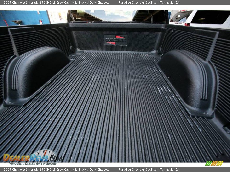 2005 Chevrolet Silverado 2500HD LS Crew Cab 4x4 Black / Dark Charcoal Photo #28