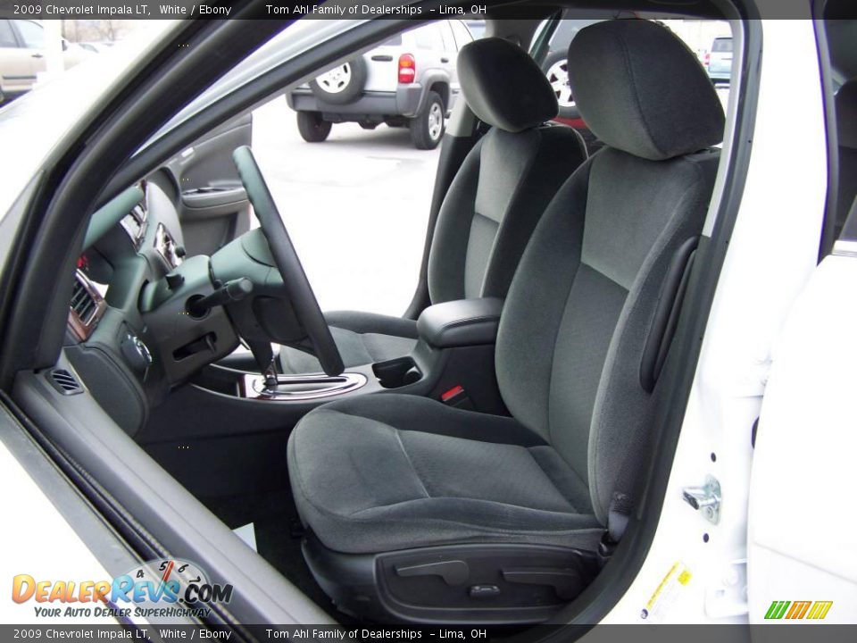 2009 Chevrolet Impala LT White / Ebony Photo #9