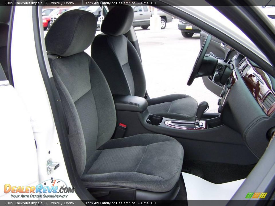 2009 Chevrolet Impala LT White / Ebony Photo #13