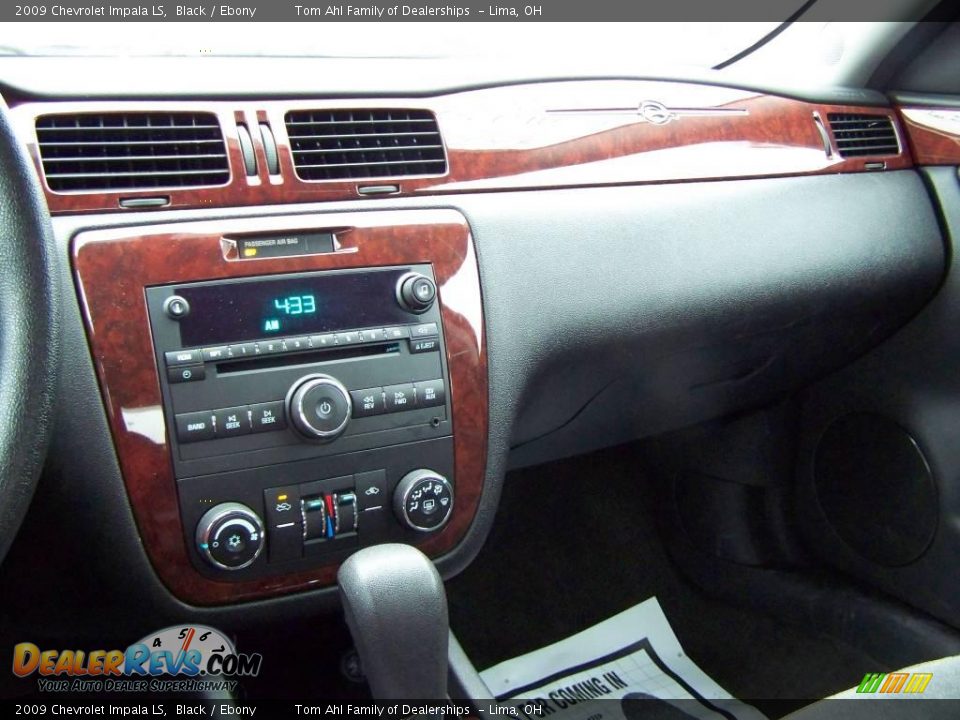2009 Chevrolet Impala LS Black / Ebony Photo #17