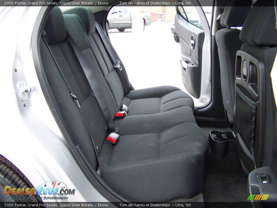 2006 Pontiac Grand Prix Sedan Liquid Silver Metallic / Ebony Photo #12