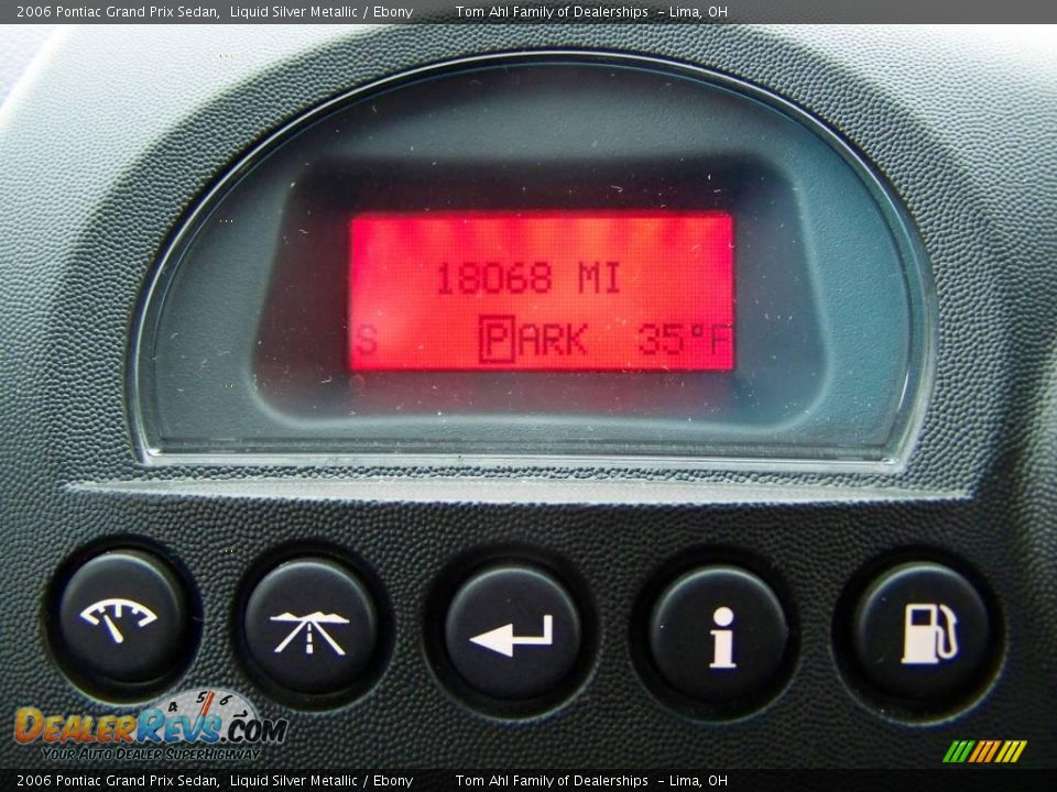 2006 Pontiac Grand Prix Sedan Liquid Silver Metallic / Ebony Photo #20
