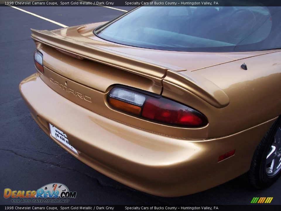 1998 Chevrolet Camaro Coupe Sport Gold Metallic / Dark Grey Photo #12