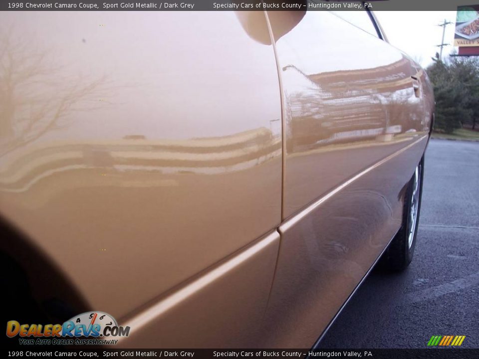 1998 Chevrolet Camaro Coupe Sport Gold Metallic / Dark Grey Photo #14